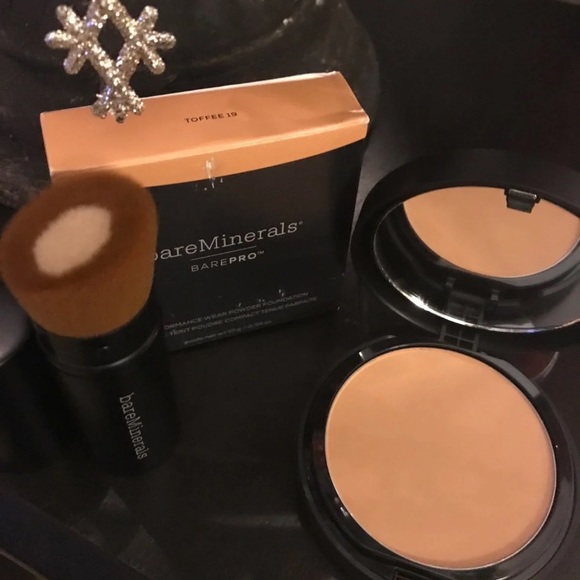 BarePro Foundation #19 Toffee + Brush - Picture 2 of 2